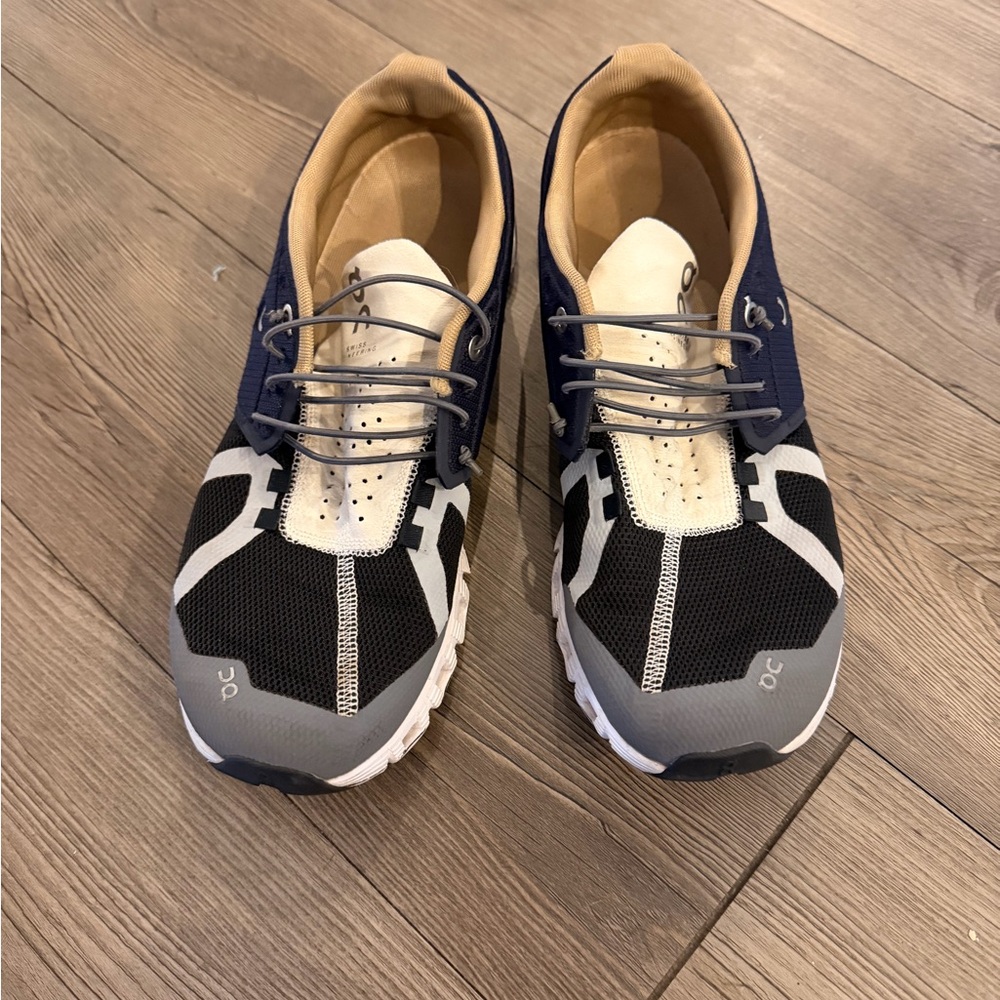 On Running Men's Navy and Black Sneakers